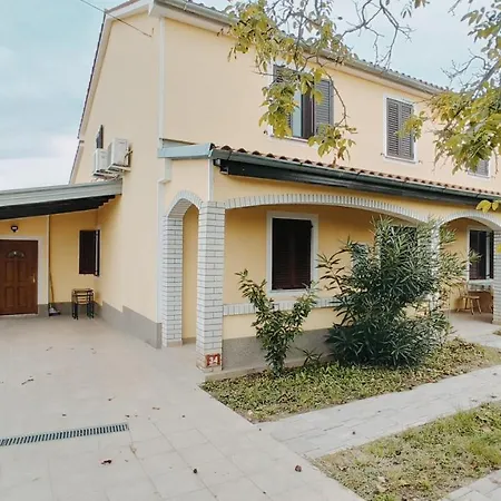 Apartmán Apartma Montemoro *