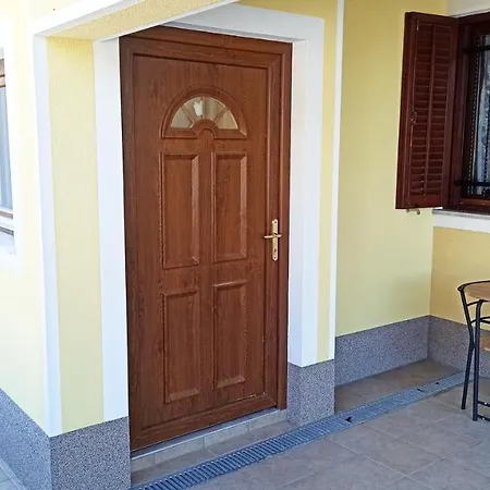 Apartma Montemoro *