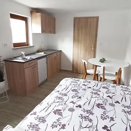 Apartma Montemoro *